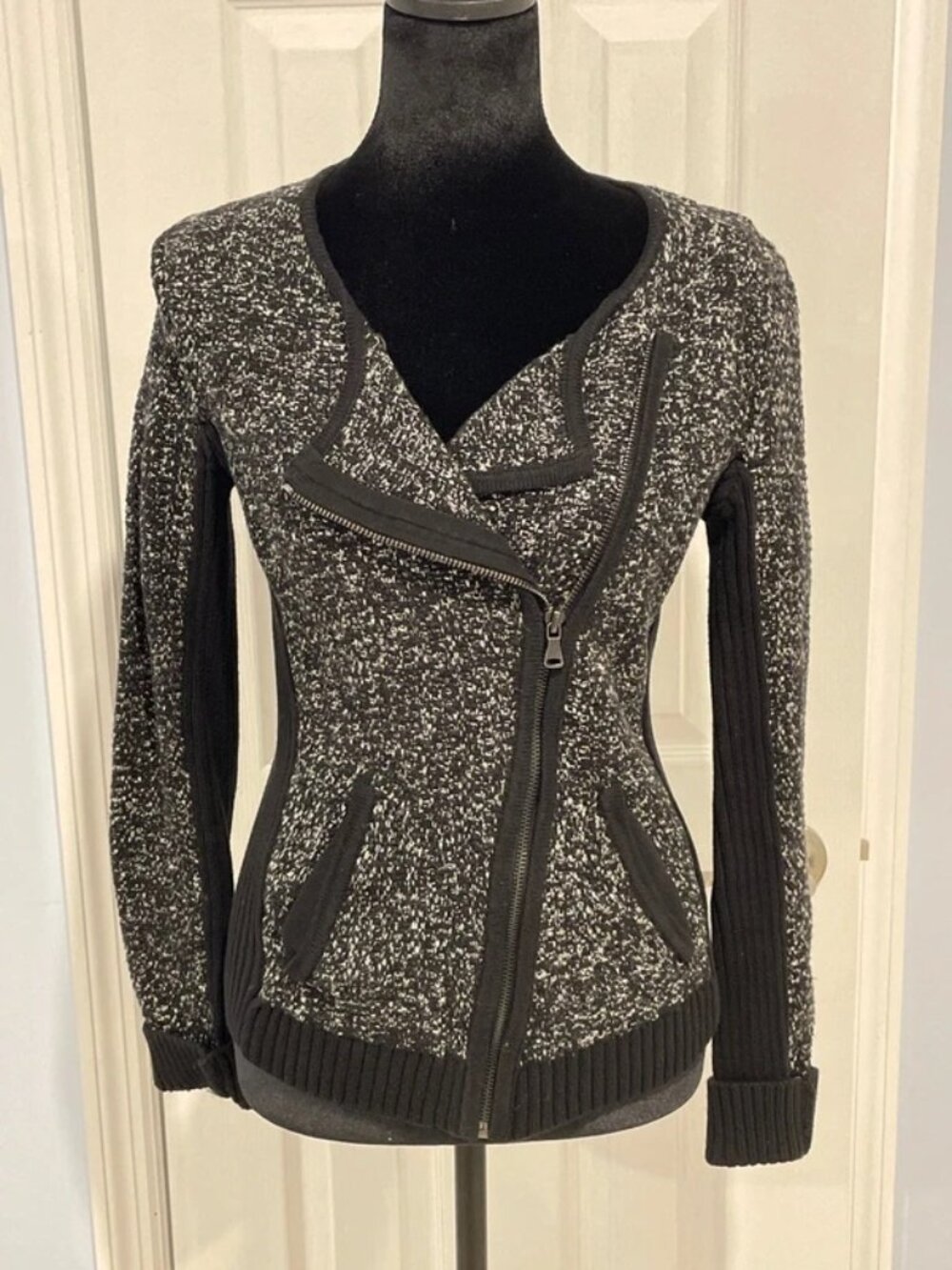 LOFT Women’s Black White Moto Sweater Jacket XXS
